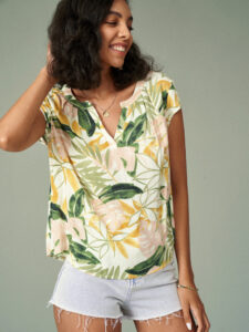 Leaves Print Notch Neck T-shirt