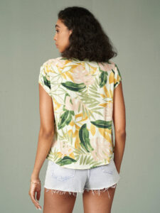 Leaves Print Notch Neck T-shirt